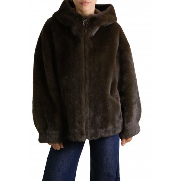 Ecopelliccia con cappuccio please 